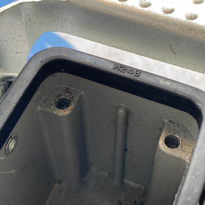 BOX MOUNT CONNECTOR H24B
